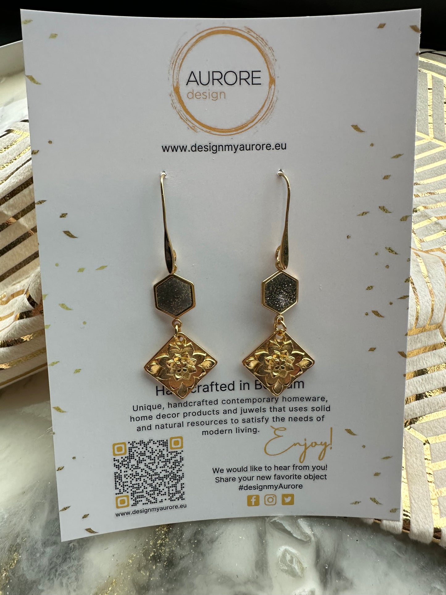 Florale gouden oorhangers