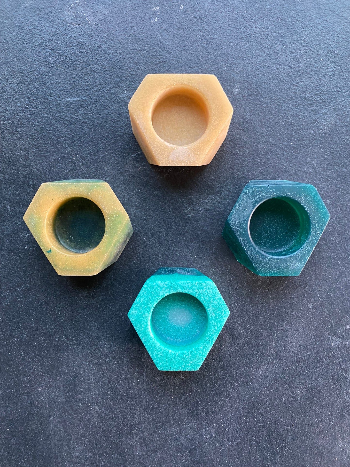 Aimé - Theelichthouder div. kleuren