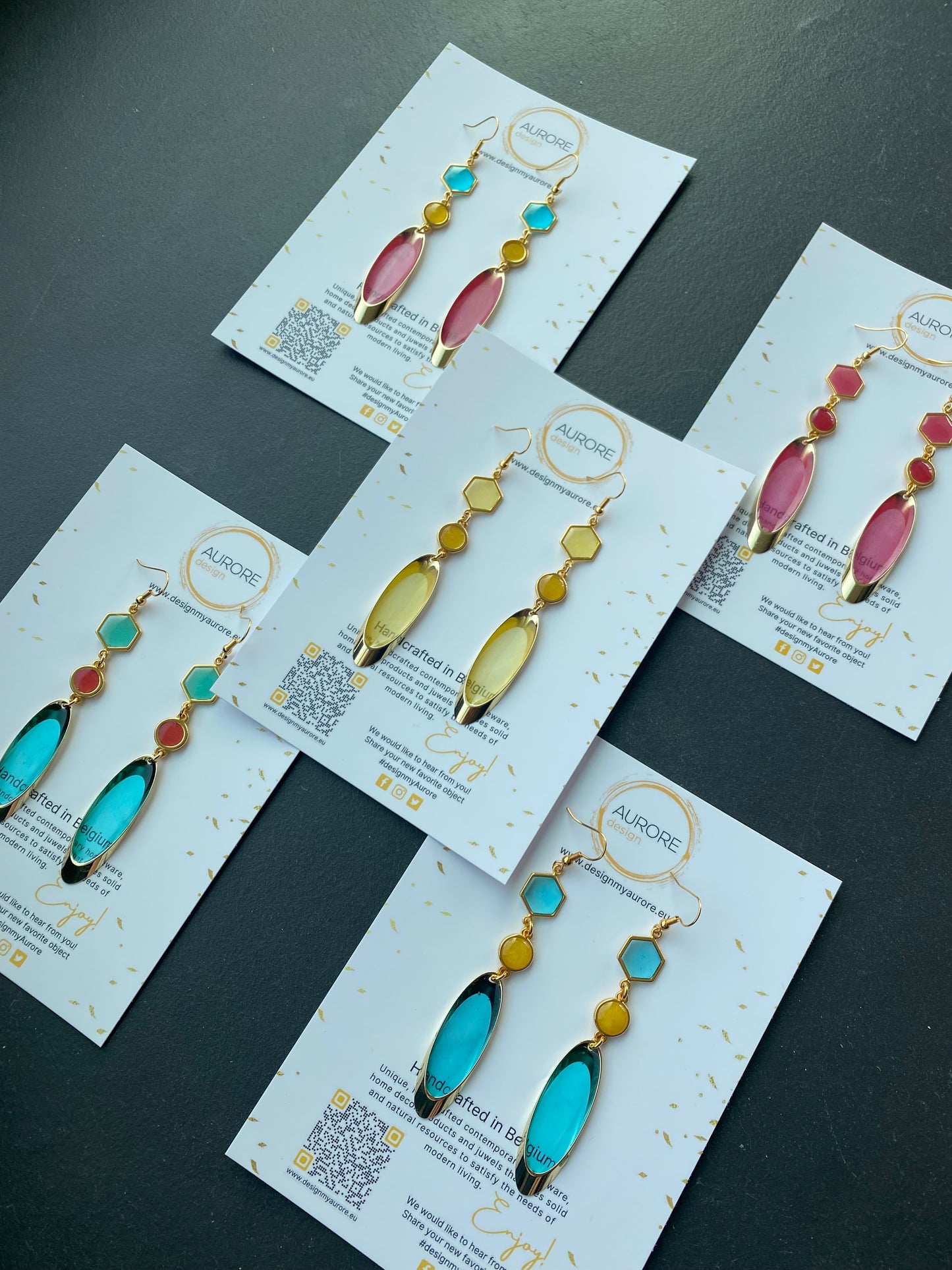 Lange meerkleurige oorhangers, roze